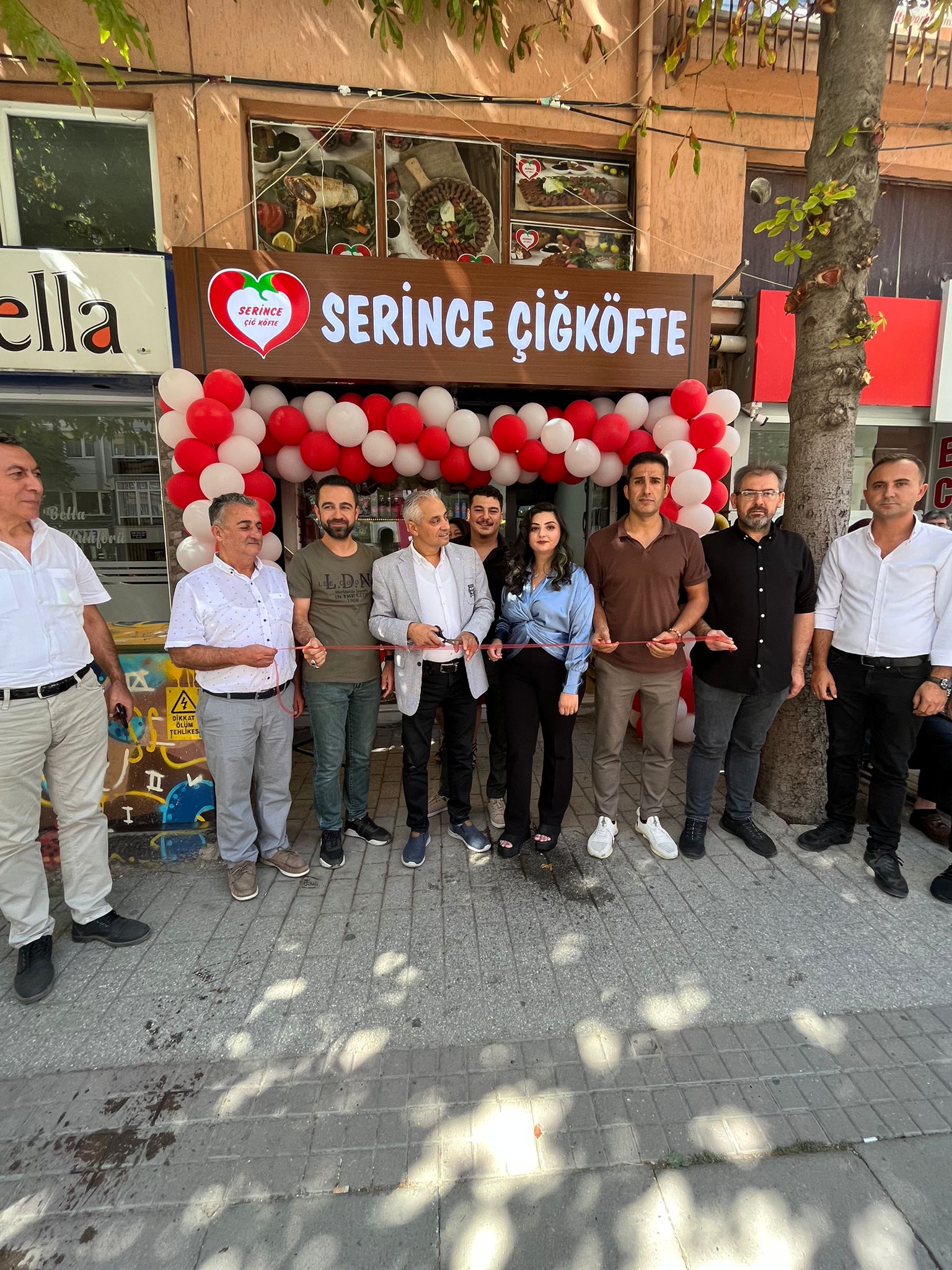 Eskişehir'e Yeni Bayi, Serince Çiğ Köfte Vişnelik Öğretmenler Caddesi Bayisi Açıldı